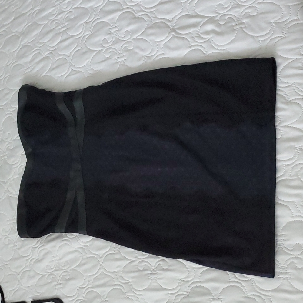 GUC GUESS strapless dress size 6.  Navy blue base with black lace detail